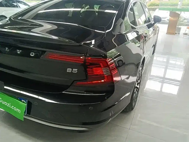 Volvo S90 — Фото автомобиля 7