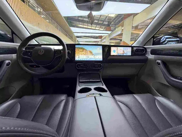 Leapmotor C11 — Фото автомобиля 5