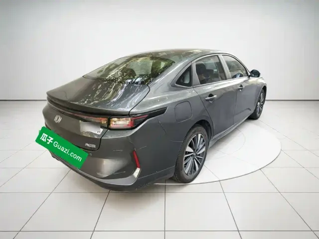 Changan Qiyuan A05 — Фото автомобиля 4