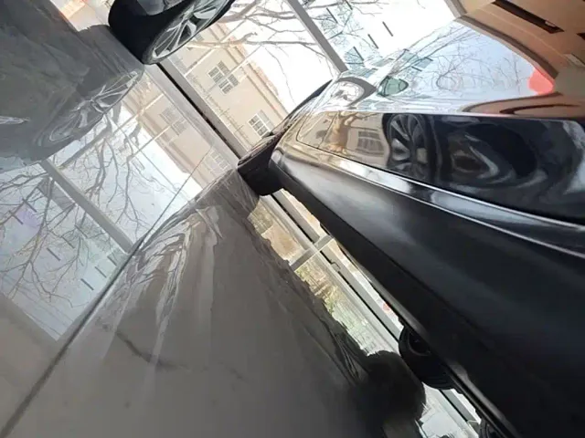 Tesla Model 3 — Фото автомобиля 20