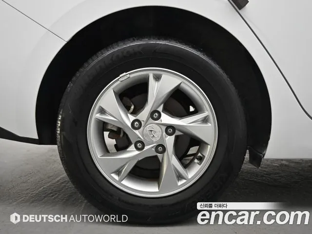 Hyundai Avante — Фото автомобиля 20