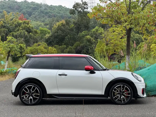 MINI John Cooper Works — Фото автомобиля 4