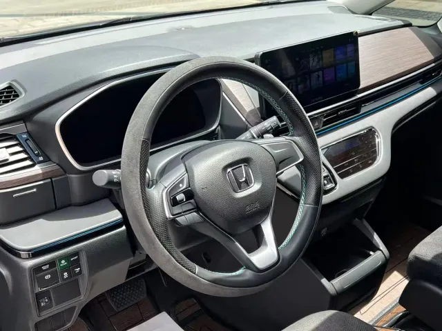 Honda Odyssey — Фото автомобиля 10