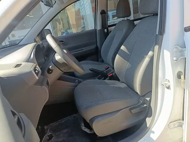 Wuling Hongguang — Фото автомобиля 14