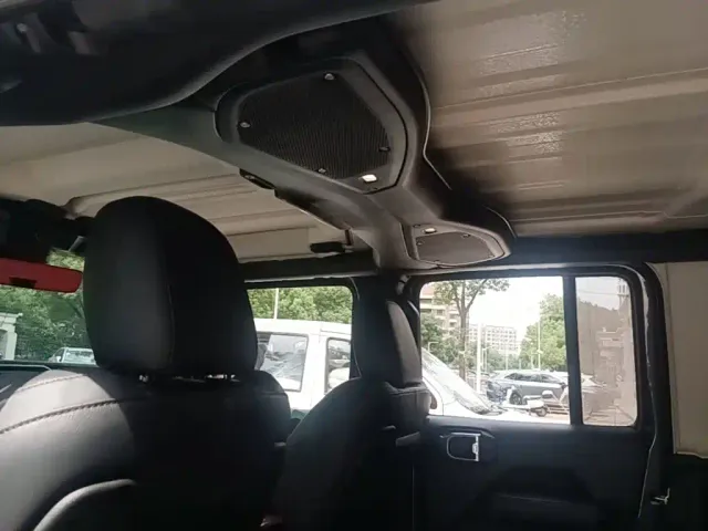 Jeep Wrangler — Фото автомобиля 17