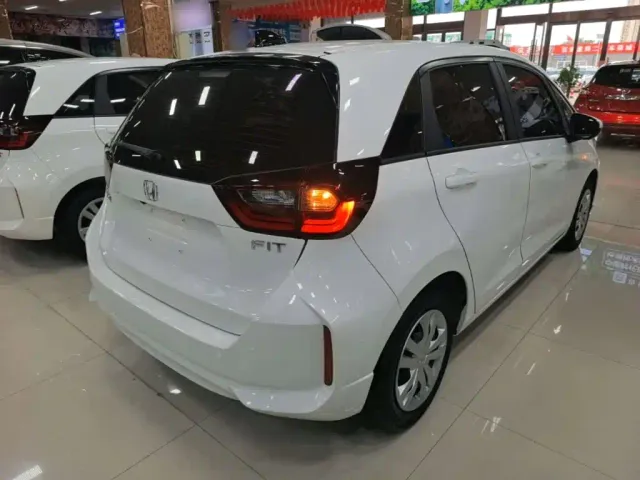 Honda Fit — Фото автомобиля 6