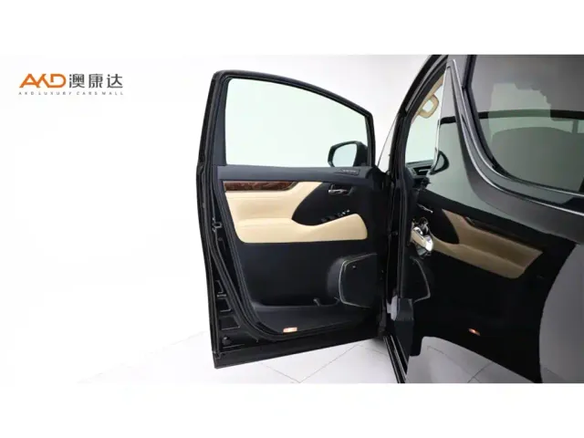 Toyota Alphard — Фото автомобиля 11