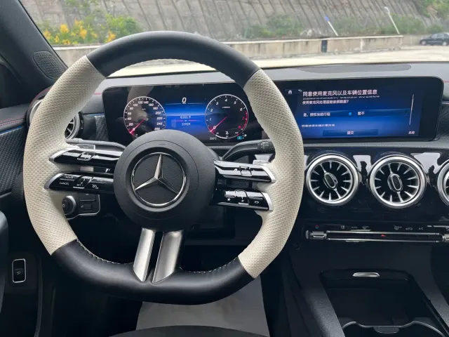 Mercedes-Benz A-Class — Фото автомобиля 14