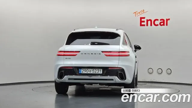 Genesis GV70 — Фото автомобиля 4