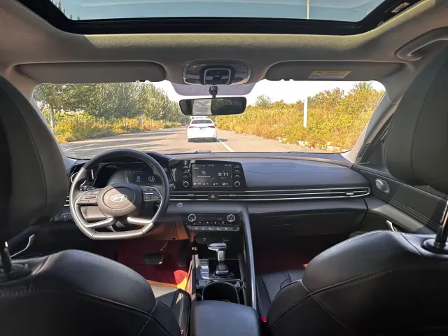 Hyundai Elantra — Фото автомобиля 13