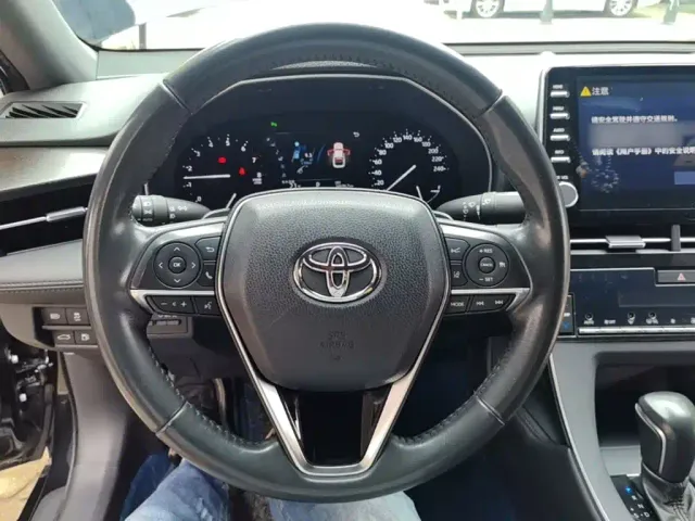 Toyota Avalon — Фото автомобиля 10
