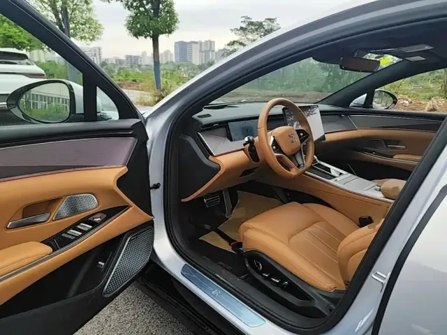 BYD Han L — Фото автомобиля 15
