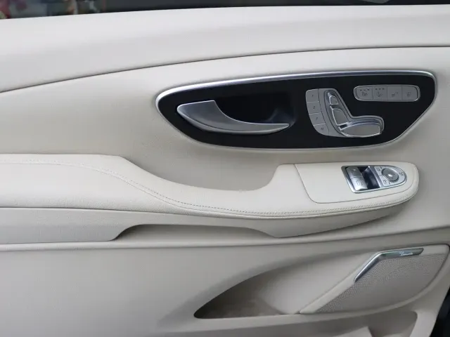Mercedes-Benz V-Class — Фото автомобиля 11