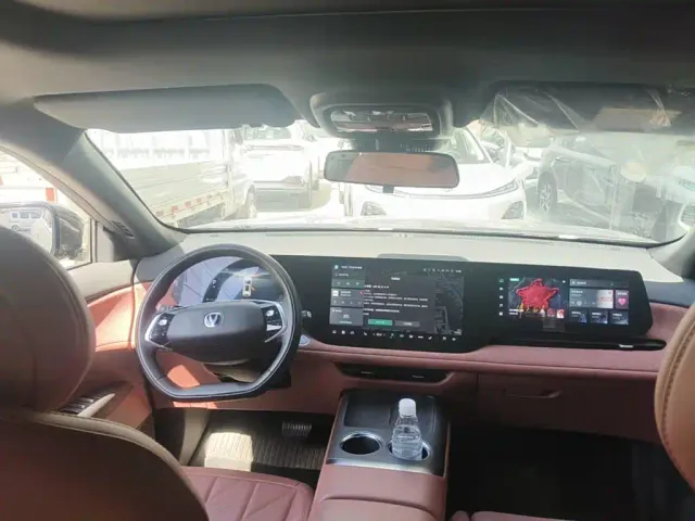 Changan CS75 Plus — Фото автомобиля 12