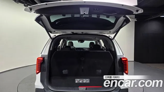 Kia Carnival Generation 4 — Фото автомобиля 20