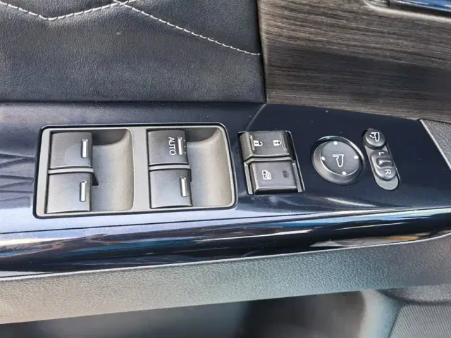 Honda Elysion — Фото автомобиля 26