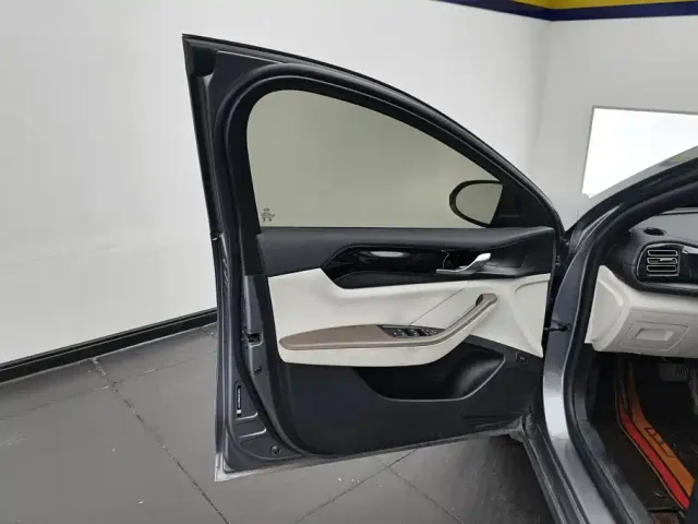 BYD Qin PLUS — Фото автомобиля 7
