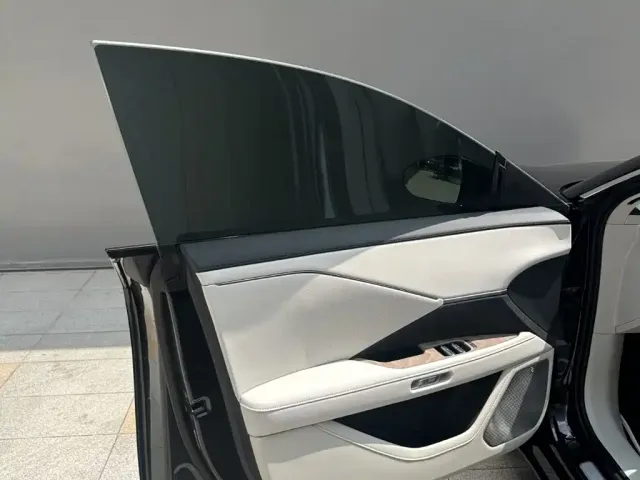 Toyota BoZhi 7 — Фото автомобиля 12