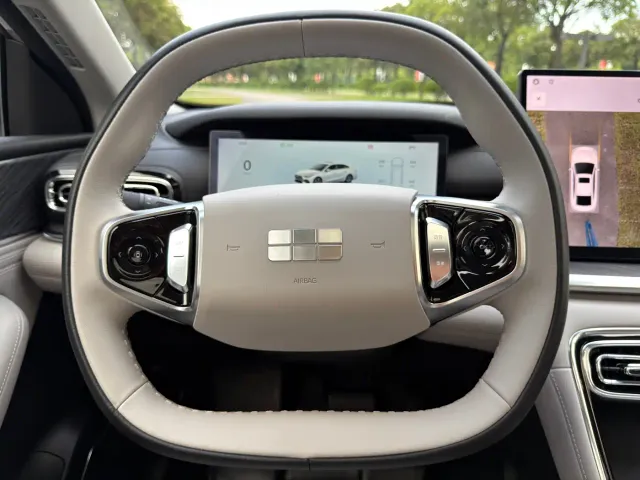 Geely Galaxy Stellar 6 — Фото автомобиля 13