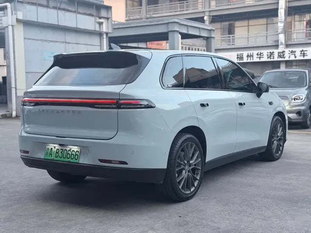 Leapmotor C10 — Фото автомобиля 6