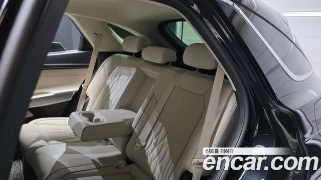 Genesis GV70 — Фото автомобиля 18