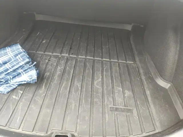 Tesla Model 3 — Фото автомобиля 4