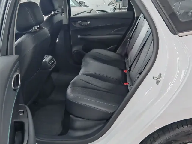 BYD Seal 05 DM-i — Фото автомобиля 10