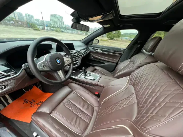 BMW 7 Series — Фото автомобиля 4