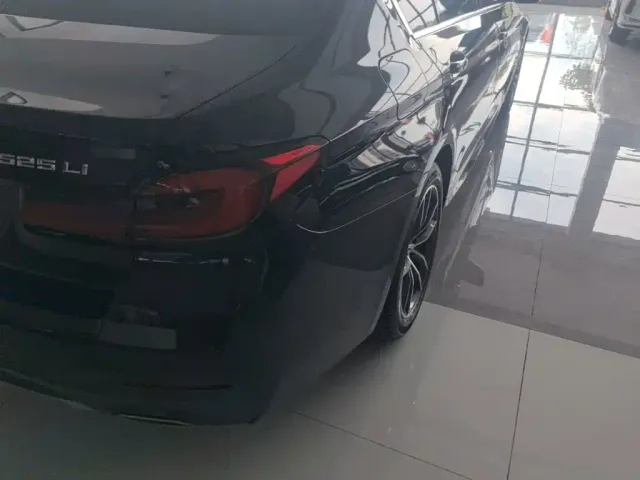 BMW 5 Series — Фото автомобиля 7