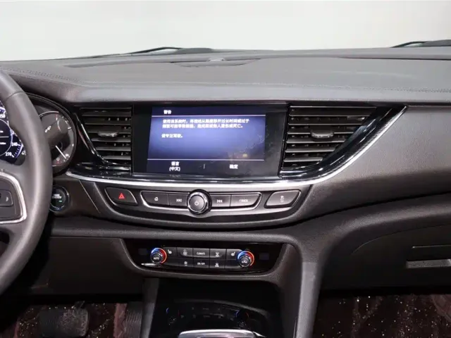 Buick Regal — Фото автомобиля 14