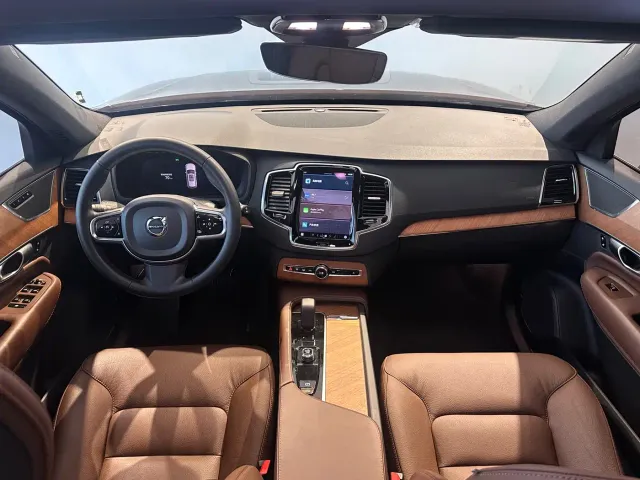 Volvo XC90 — Фото автомобиля 10