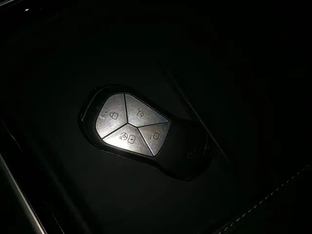 Xpeng G9 — Фото автомобиля 8