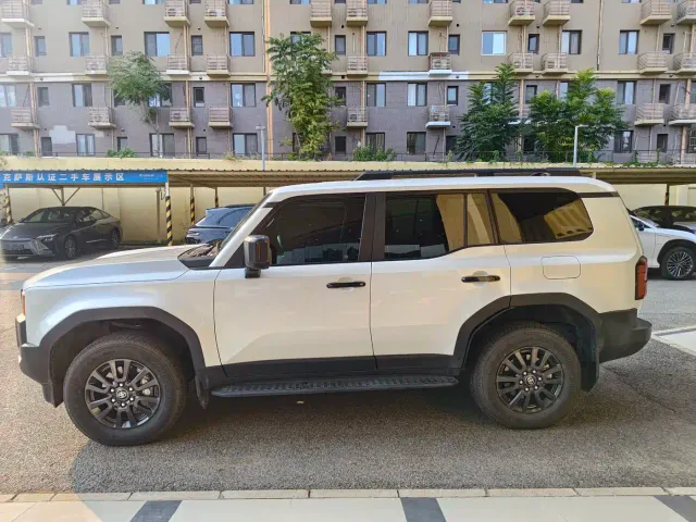 Toyota Prado — Фото автомобиля 3