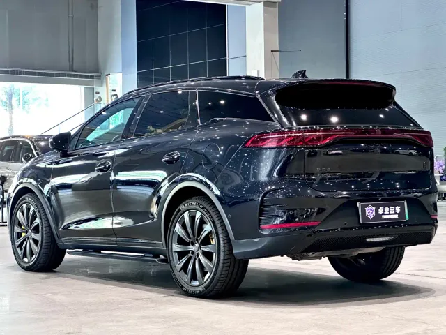 BYD Tang — Фото автомобиля 3