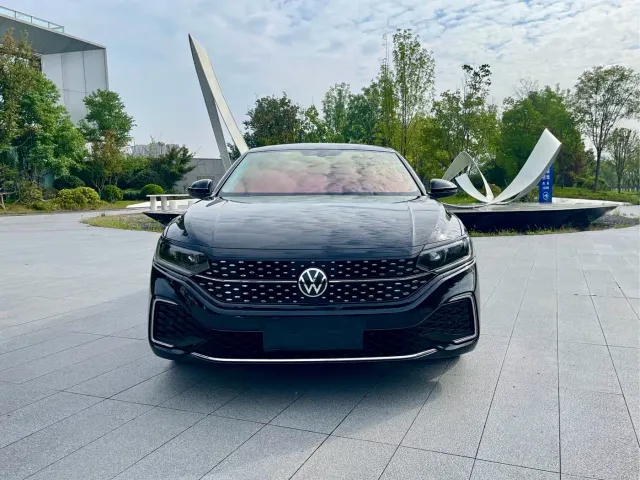 Volkswagen Passat — Фото автомобиля 2
