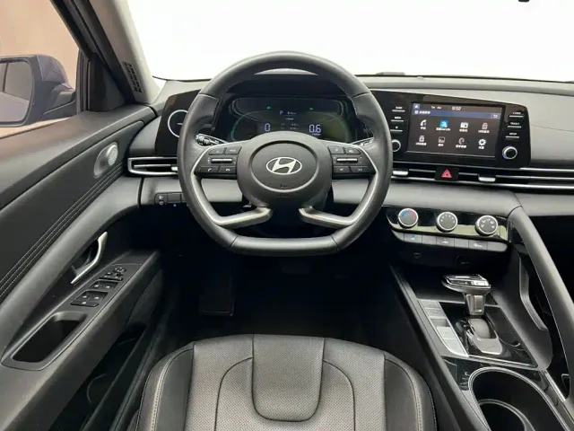 Hyundai Elantra — Фото автомобиля 17
