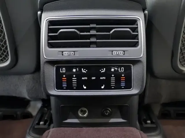 Audi Q7 — Фото автомобиля 12