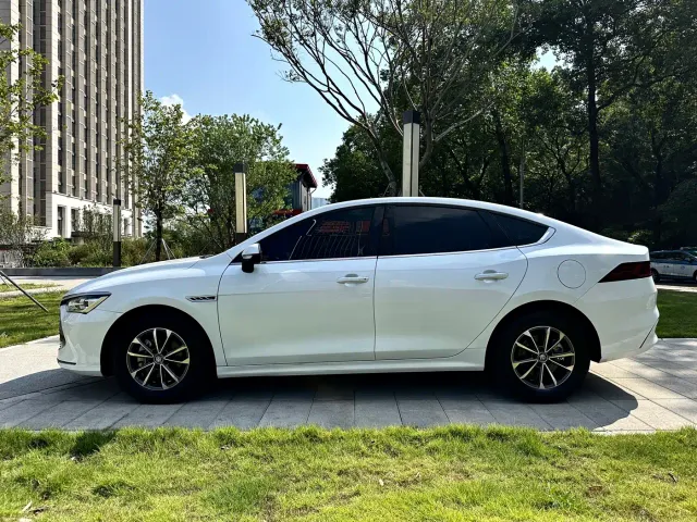 BYD Qin PLUS — Фото автомобиля 4