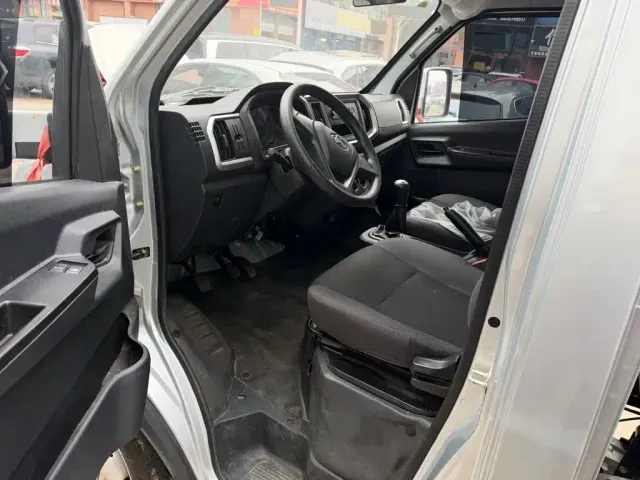 Changan Shenqi T30 — Фото автомобиля 5