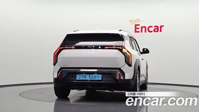 Kia EV3 — Фото автомобиля 3