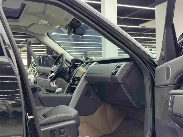 Land Rover Discovery — Фото автомобиля 10