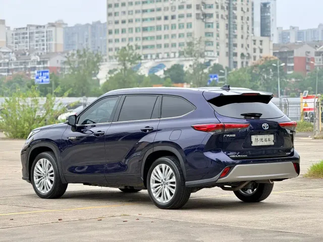 Toyota Highlander — Фото автомобиля 5