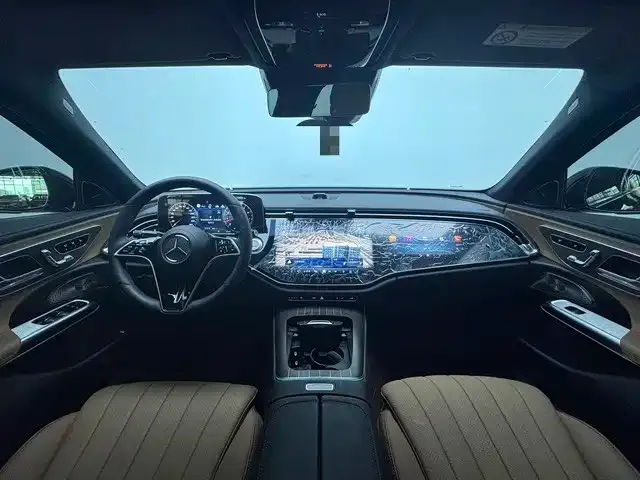 Mercedes-Benz E-Class — Фото автомобиля 7