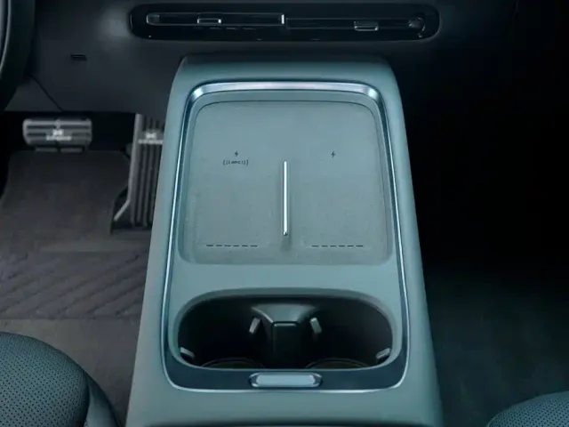 Xpeng P7+ — Фото автомобиля 14