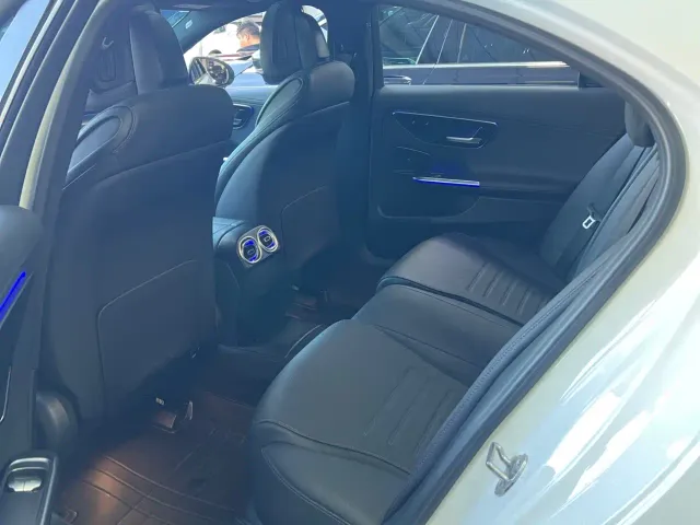 Mercedes-Benz C-Class — Фото автомобиля 6