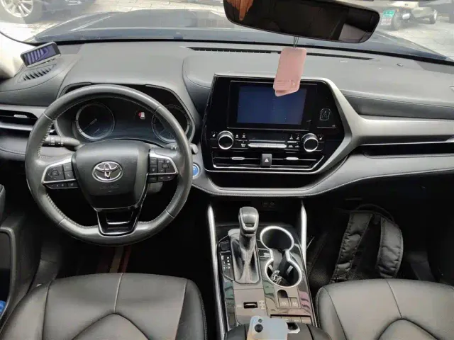 Toyota Highlander — Фото автомобиля 8