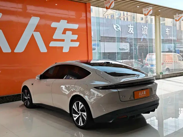 Nio ET5 — Фото автомобиля 6