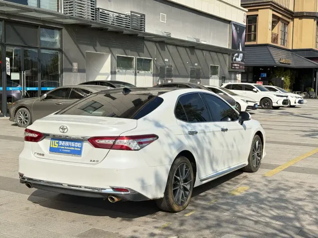 Toyota Camry — Фото автомобиля 4