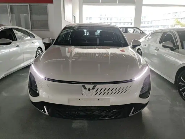 Wuling Starlight — Фото автомобиля 2
