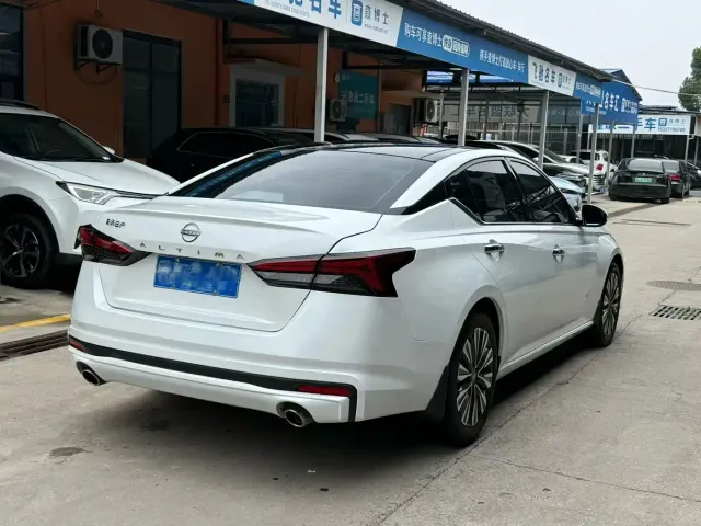 Nissan Teana — Фото автомобиля 7